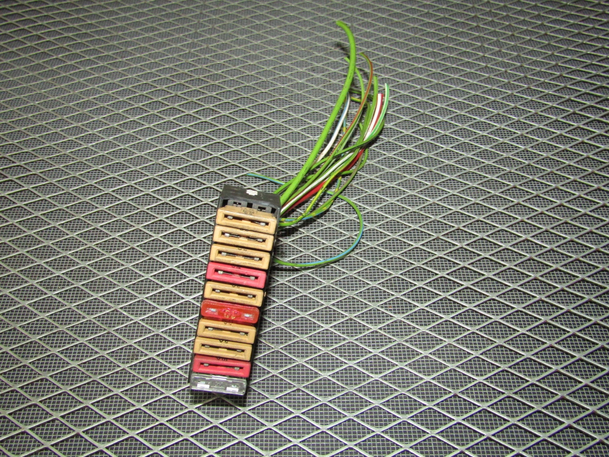92 93 94 95 BMW 325 OEM Engine Fuse Box