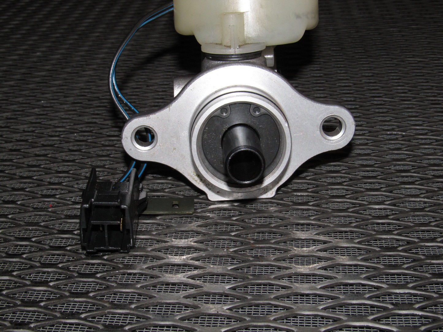 99 00 Mazda Miata OEM Master Brake Cylinder