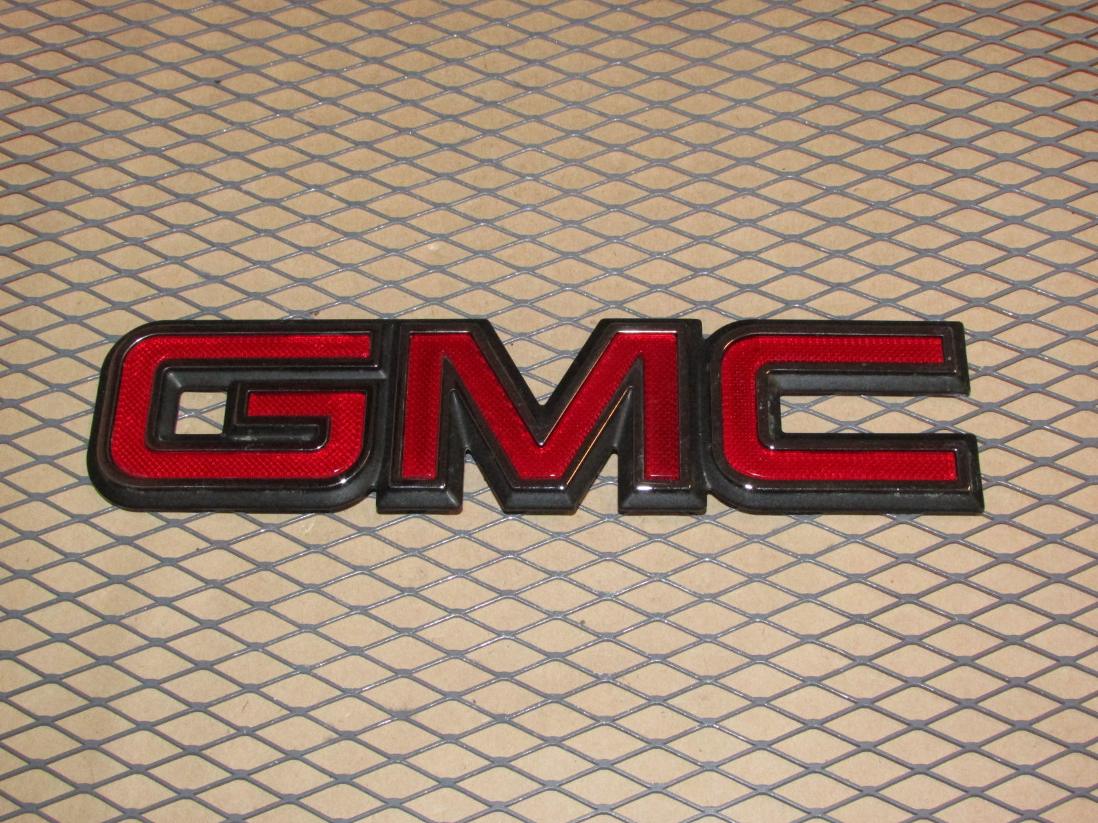 99 00 01 02 GMC Sierra OEM Rear Tailgate GMC Emblem Badge