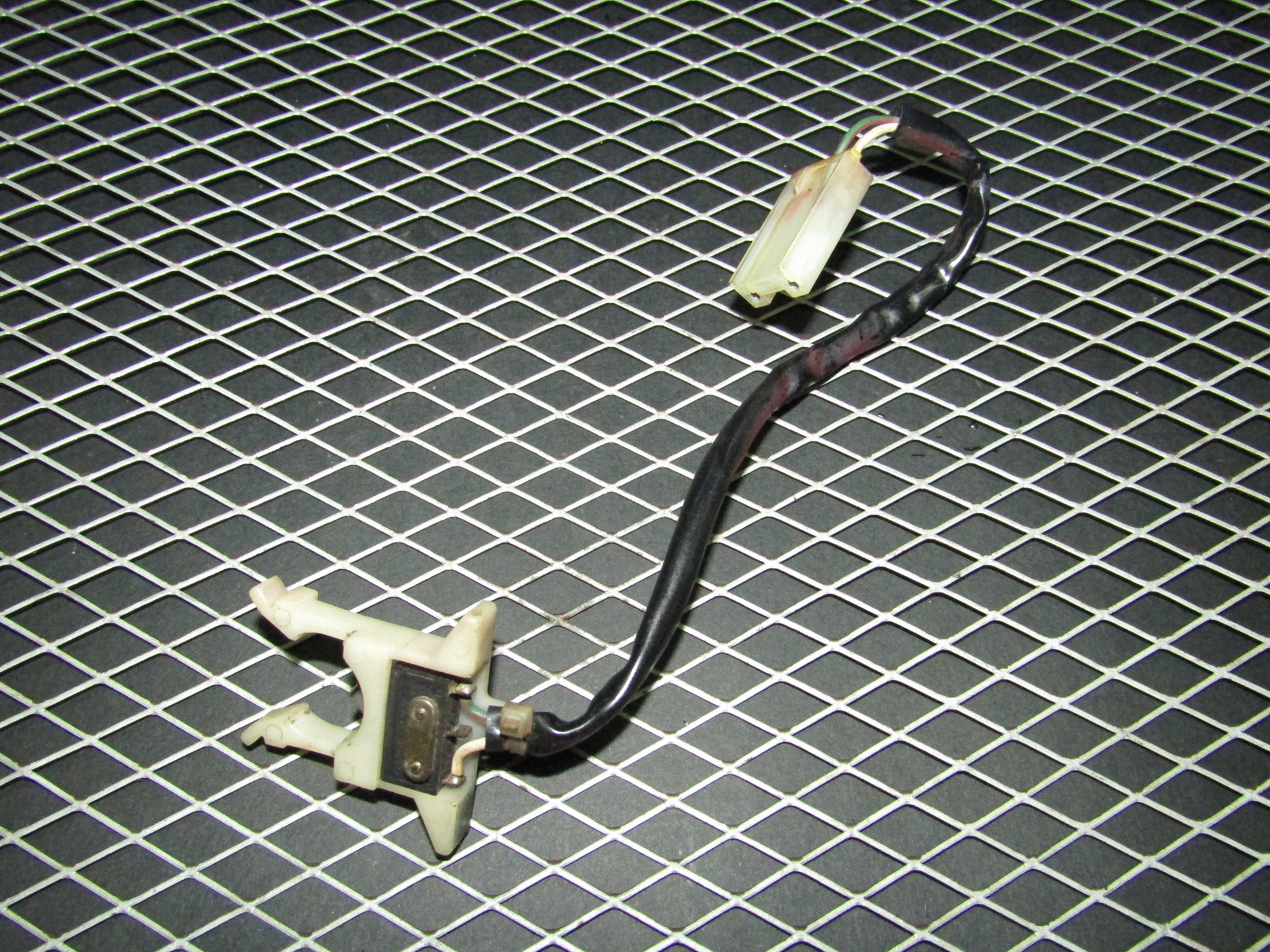 94-97 Mitsubishi 3000GT OEM Rear Trunk Lock Cylinder Switch Sensor
