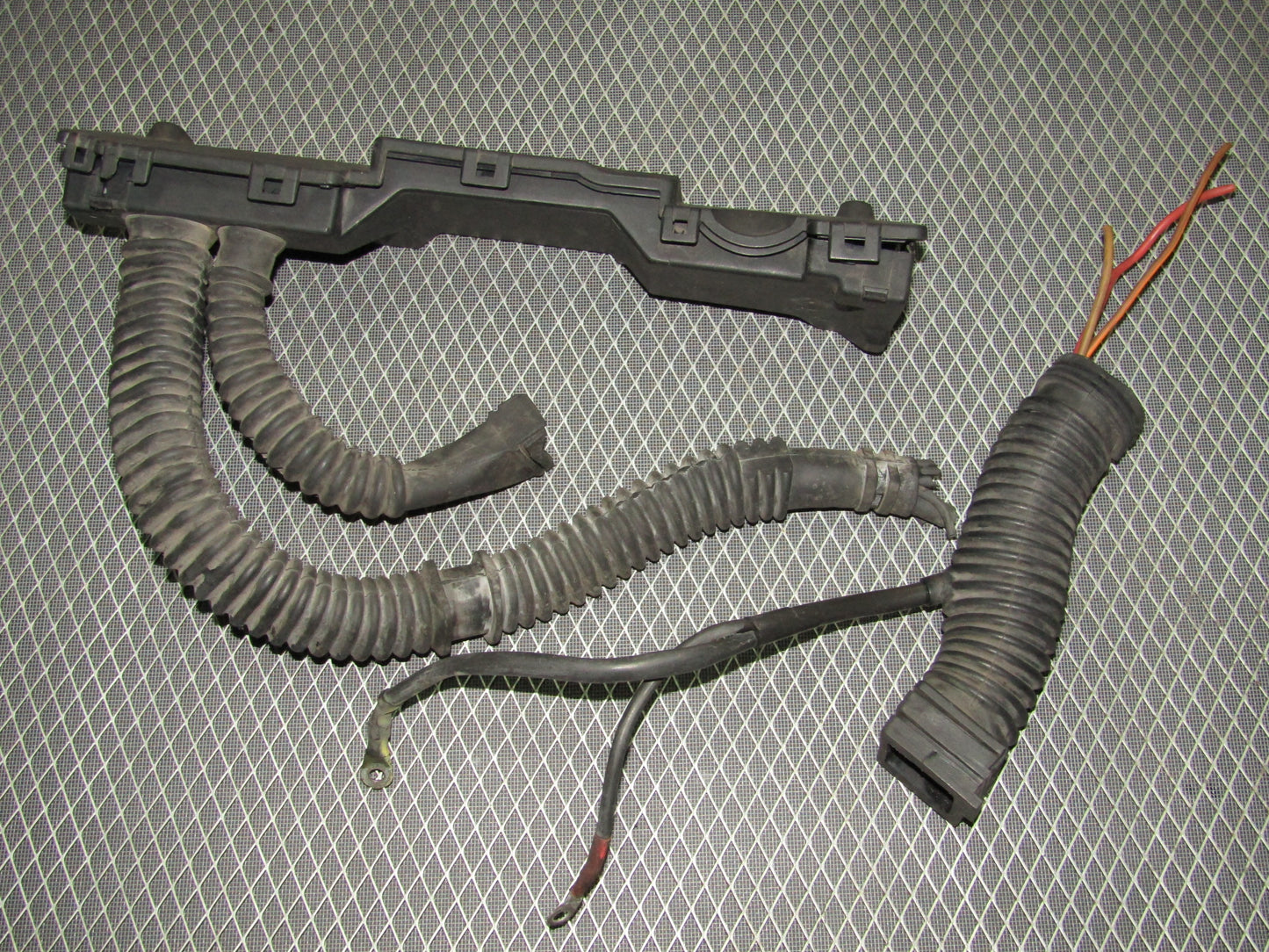 92 93 94 95 BMW 325 OEM Engine Wiring Harness Holder Box