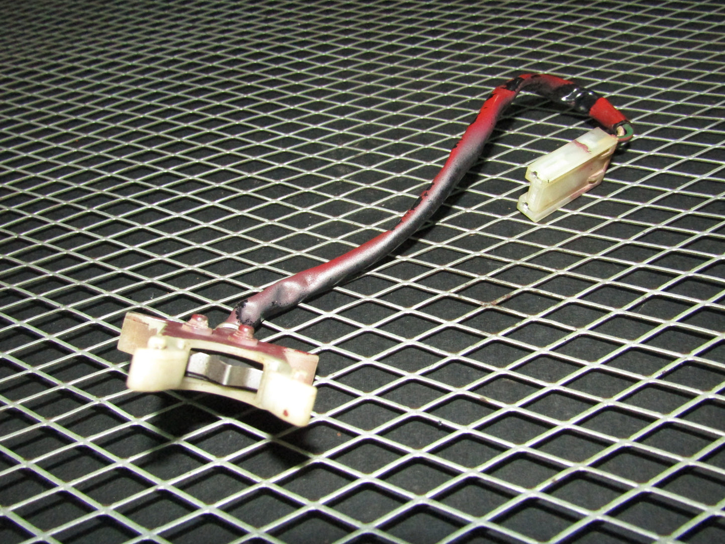 94 95 96 97 Mitsubishi 3000GT OEM Rear Trunk Lock Cylinder Switch Sensor