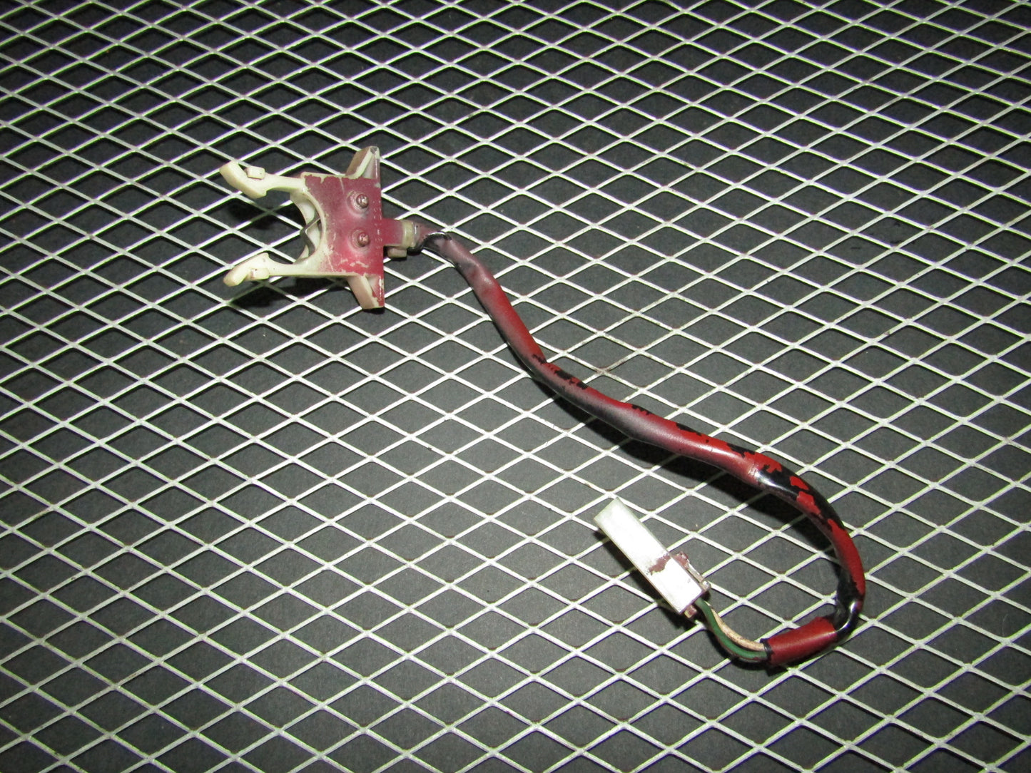 94 95 96 97 Mitsubishi 3000GT OEM Rear Trunk Lock Cylinder Switch Sensor