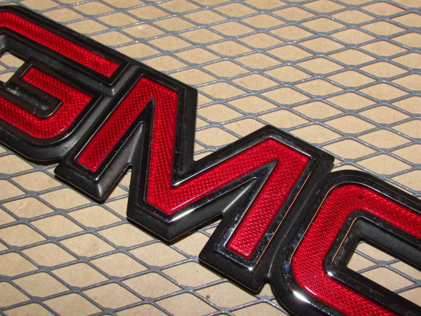99 00 01 02 GMC Sierra OEM Rear Tailgate GMC Emblem Badge