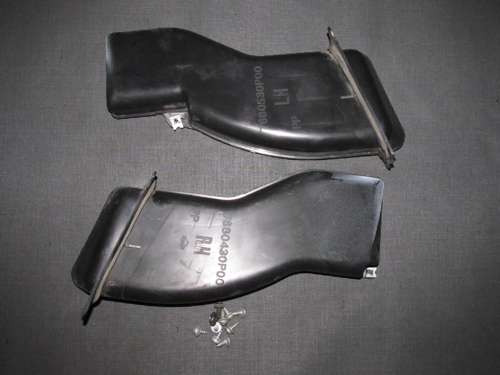90 91 92 93 94 95 96 Nissan 300zx OEM Hatch Trunk Vent