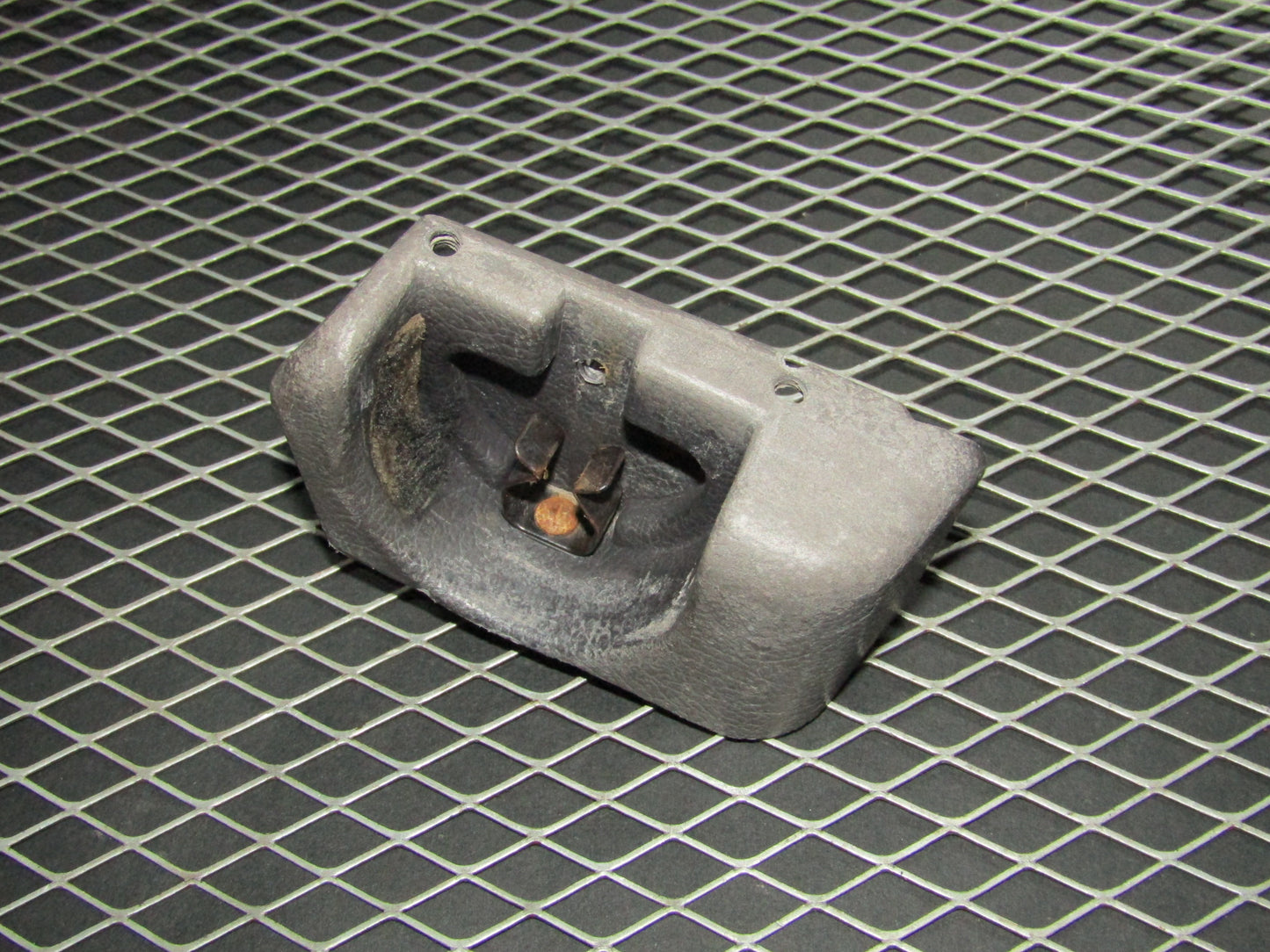 94 95 96 97 Mitsubishi 3000GT OEM Trunk Cover Roll Mount Holder - Right