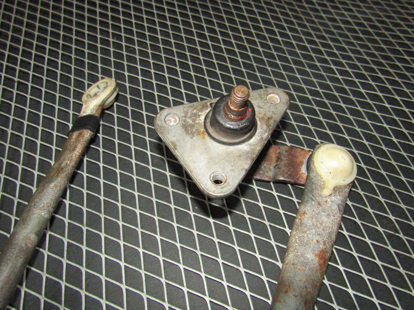 94 95 96 97 Mitsubishi 3000GT OEM Front Wiper Linkage