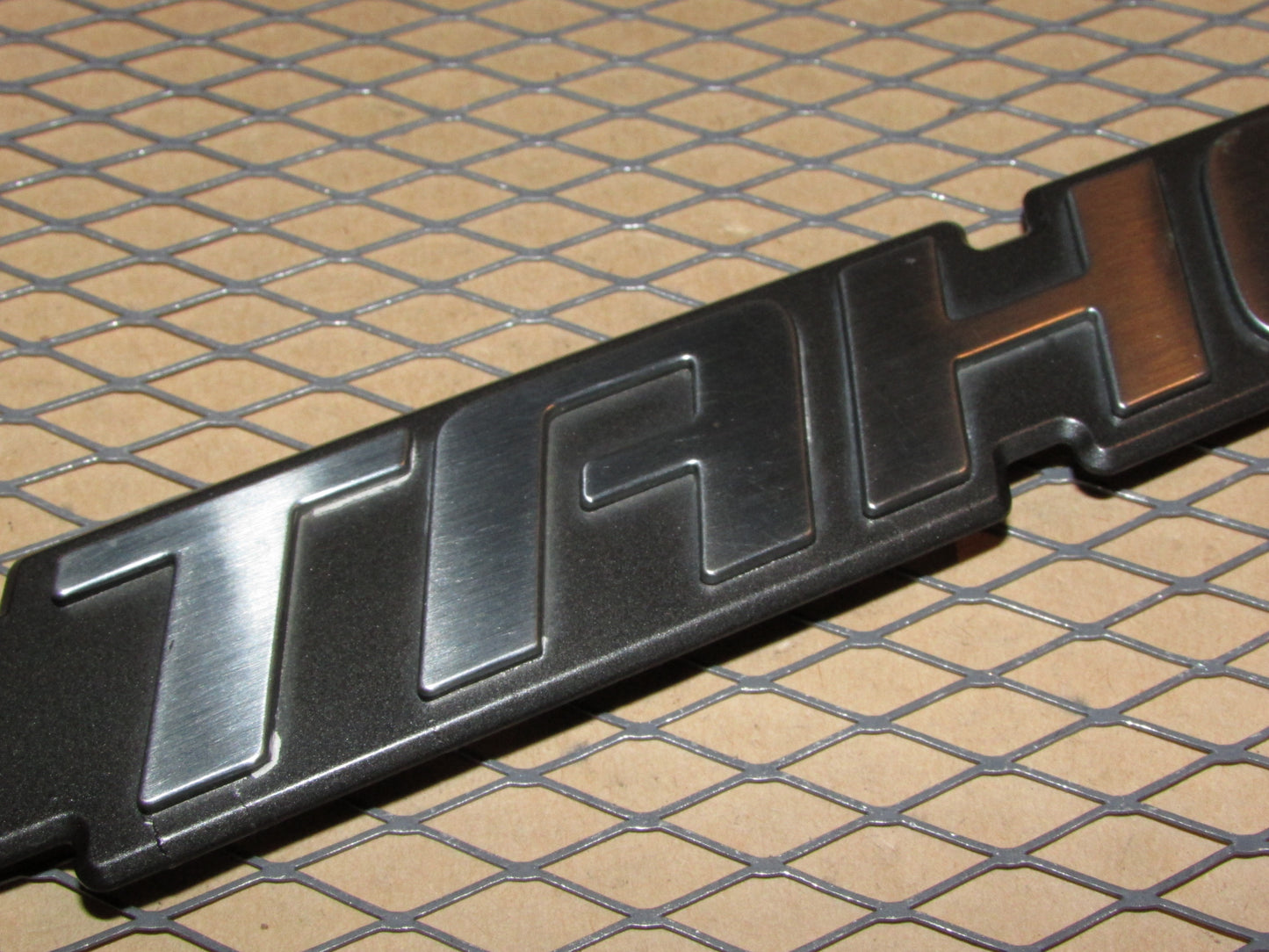 00 01 02 03 04 05 06 Chevrolet Tahoe OEM Rear Door Tailgate Emblem Badge