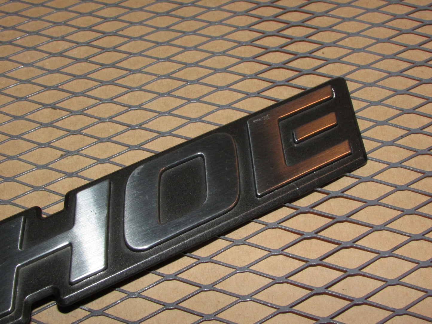 00 01 02 03 04 05 06 Chevrolet Tahoe OEM Rear Door Tailgate Emblem Badge