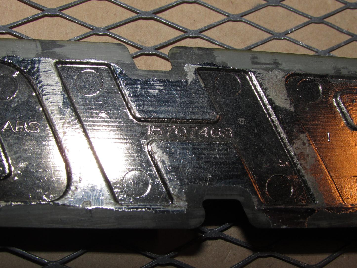 00 01 02 03 04 05 06 Chevrolet Tahoe OEM Rear Door Tailgate Emblem Badge