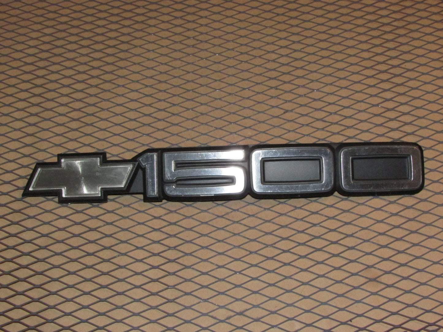 95 96 97 98 Chevrolet Silverado 1500 OEM Front Door Emblem Badge