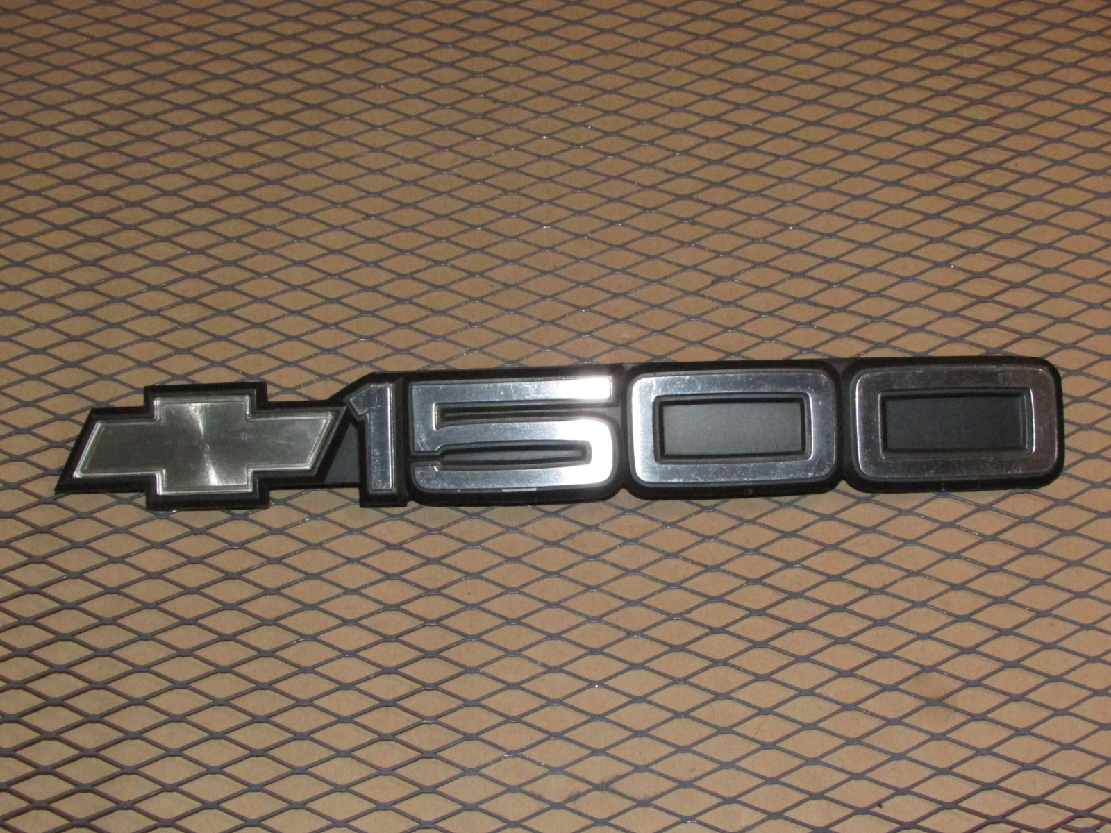 95 96 97 98 Chevrolet Silverado 1500 OEM Front Door Emblem Badge