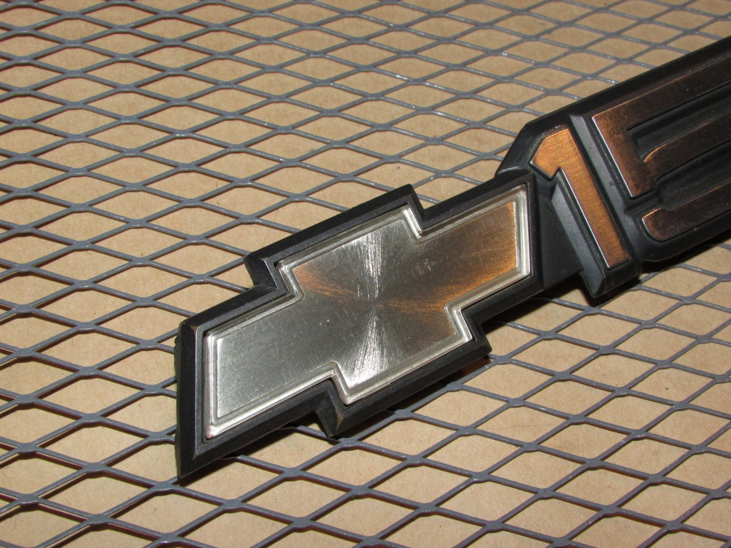 95 96 97 98 Chevrolet Silverado 1500 OEM Front Door Emblem Badge