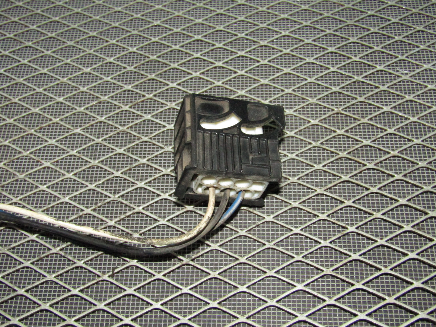 1992-1995 BMW 325 Sedan OEM Door Latch & Actuator Pigtail Harness - Rear Right
