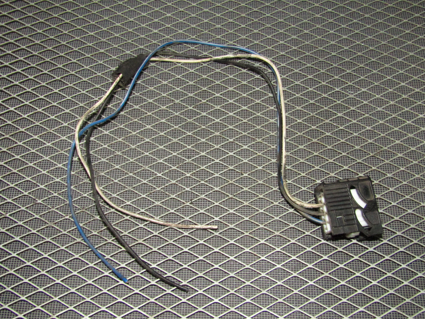 1992-1995 BMW 325 Sedan OEM Door Latch & Actuator Pigtail Harness - Rear Right