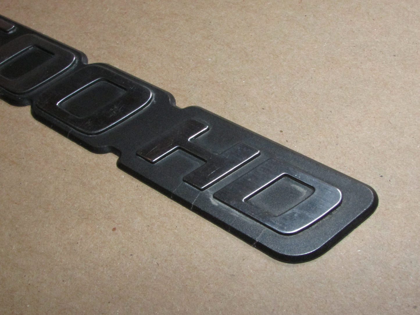 99 00 01 02 Chevrolet Silverado 2500HD OEM Front Door Emblem Badge
