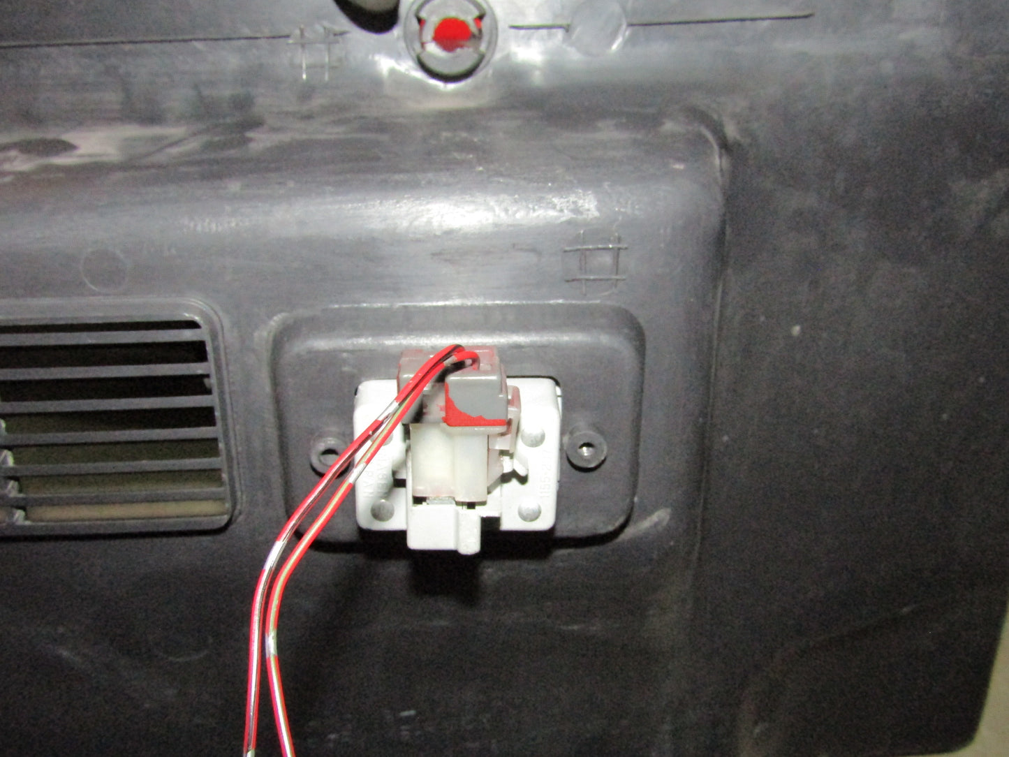 94 95 96 97 Mitsubishi 3000GT OEM Trunk Courtesy Light Lamp Pigtail Harness