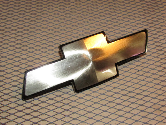 95 96 97 Chevrolet Blazer OEM Front Bumper Grille Bow Tie Emblem Badge
