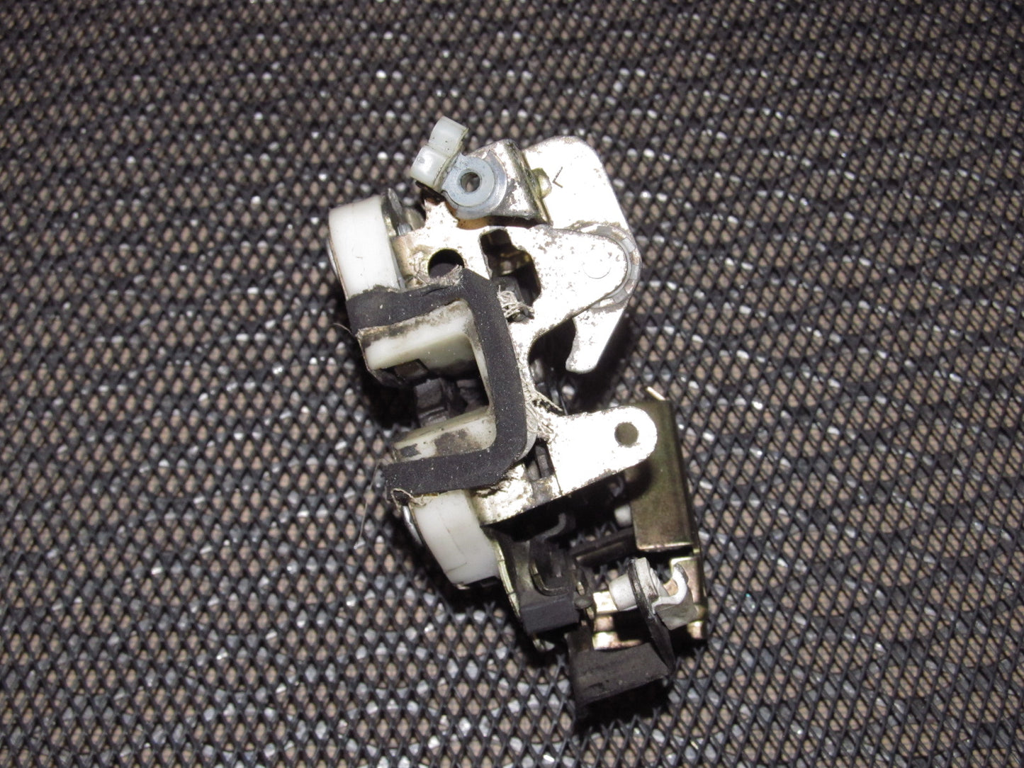 94 95 96 97 Mazda Miata OEM Door Latch - Left