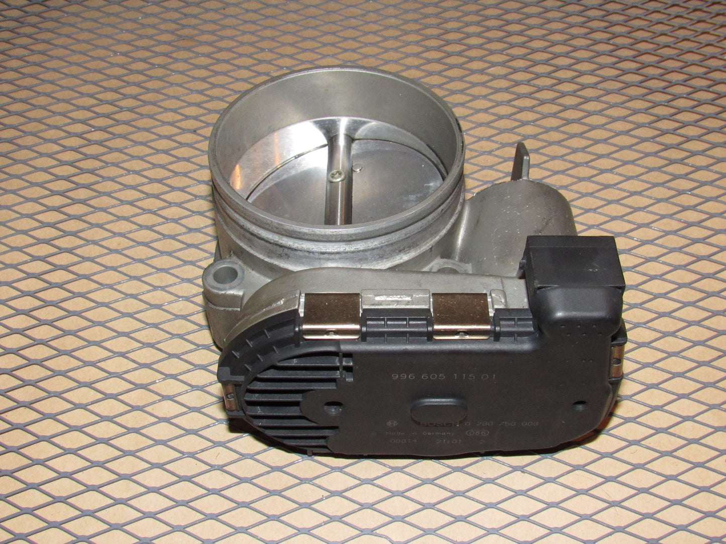99 00 01 02 Porsche 911 Carrera OEM Throttle Body