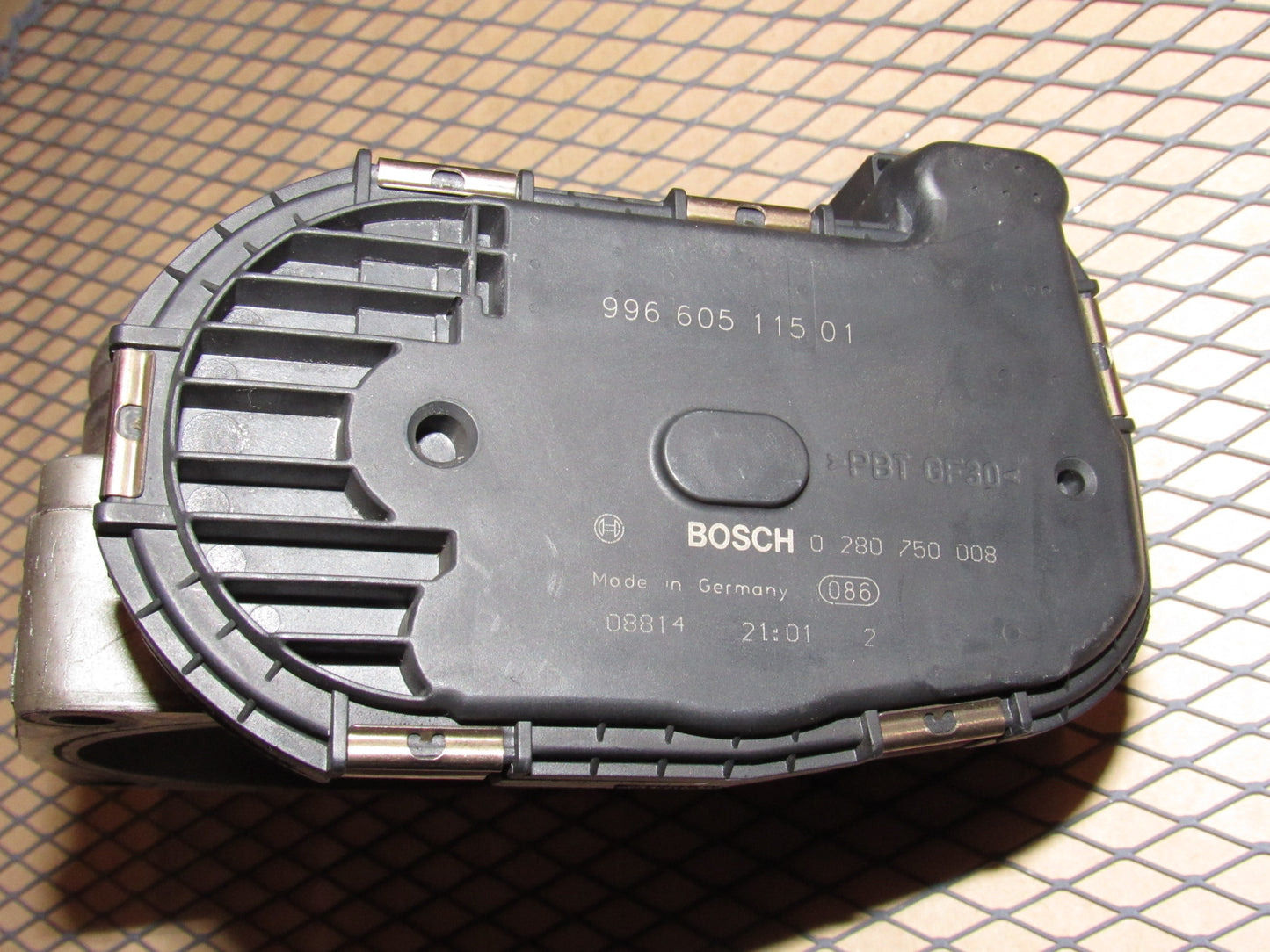 99 00 01 02 Porsche 911 Carrera OEM Throttle Body