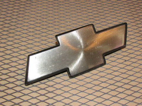 98 99 00 01 02 03 04 05 Chevrolet Blazer OEM Front Bumper Grille Bow Tie Emblem Badge