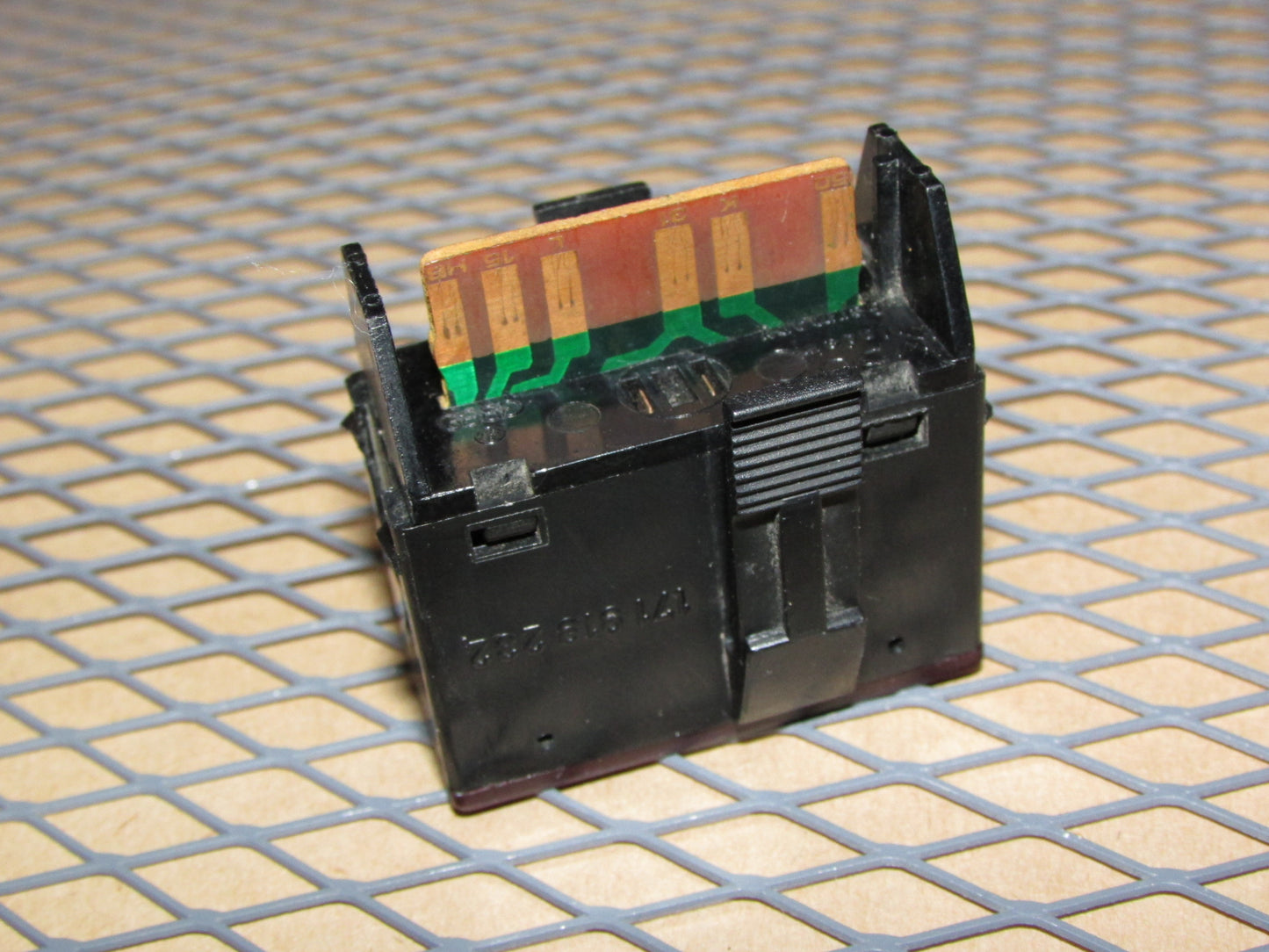 83 84 Volkswagen Vanagon OEM Fasten Belt & Brake Lamp Light