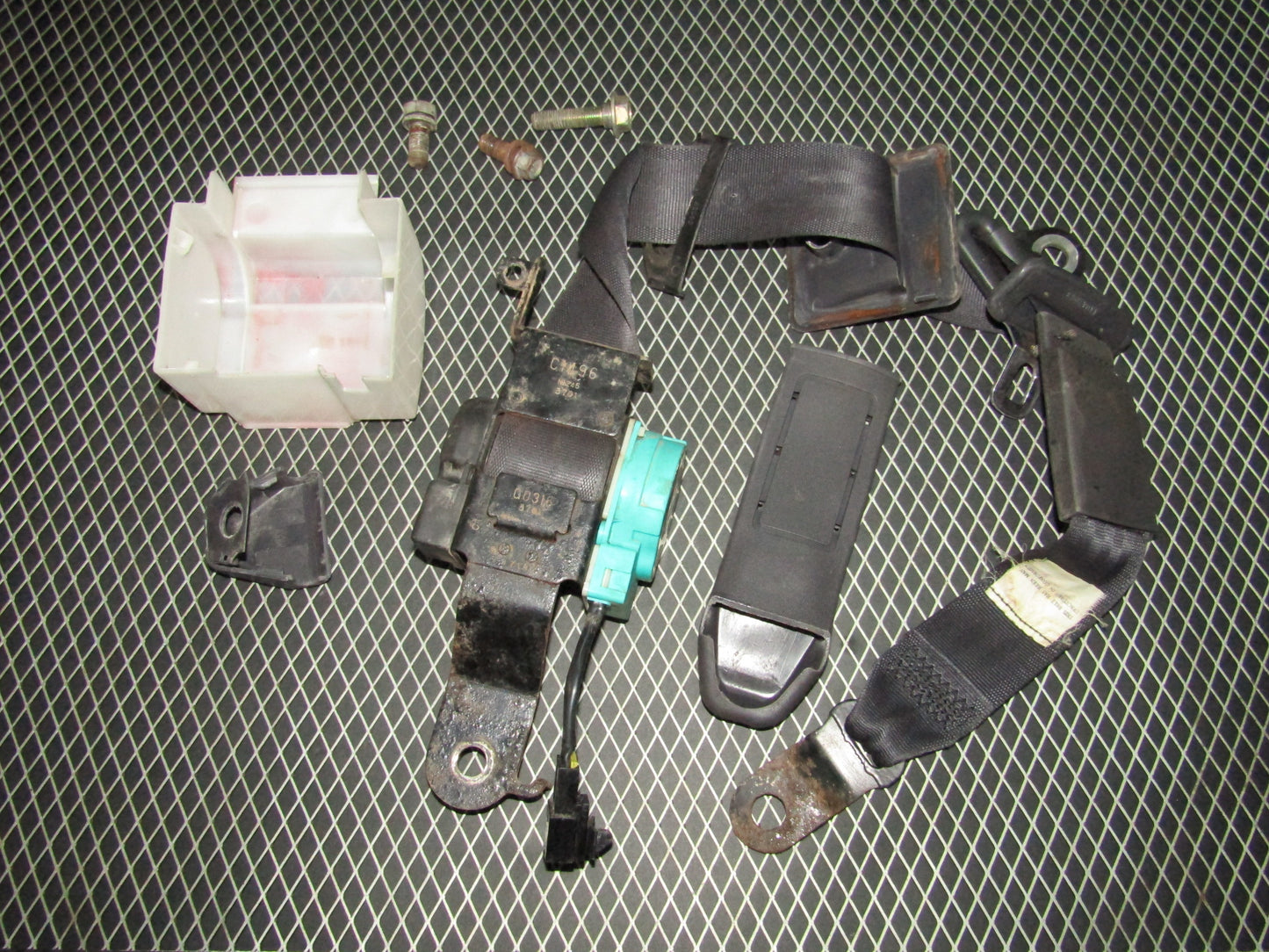 94 95 96 97 Mitsubishi 3000GT OEM Front Seat Belt - Left