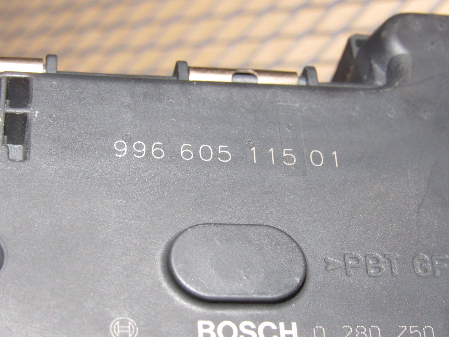 99 00 01 02 Porsche 911 Carrera OEM Throttle Body