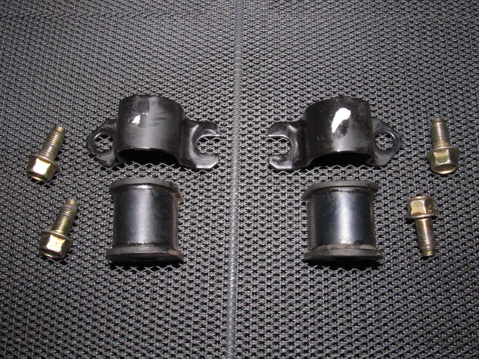 90 91 92 93 94 95 96 Nissan 300zx OEM Sway Stabilizer Mount - Rear Set