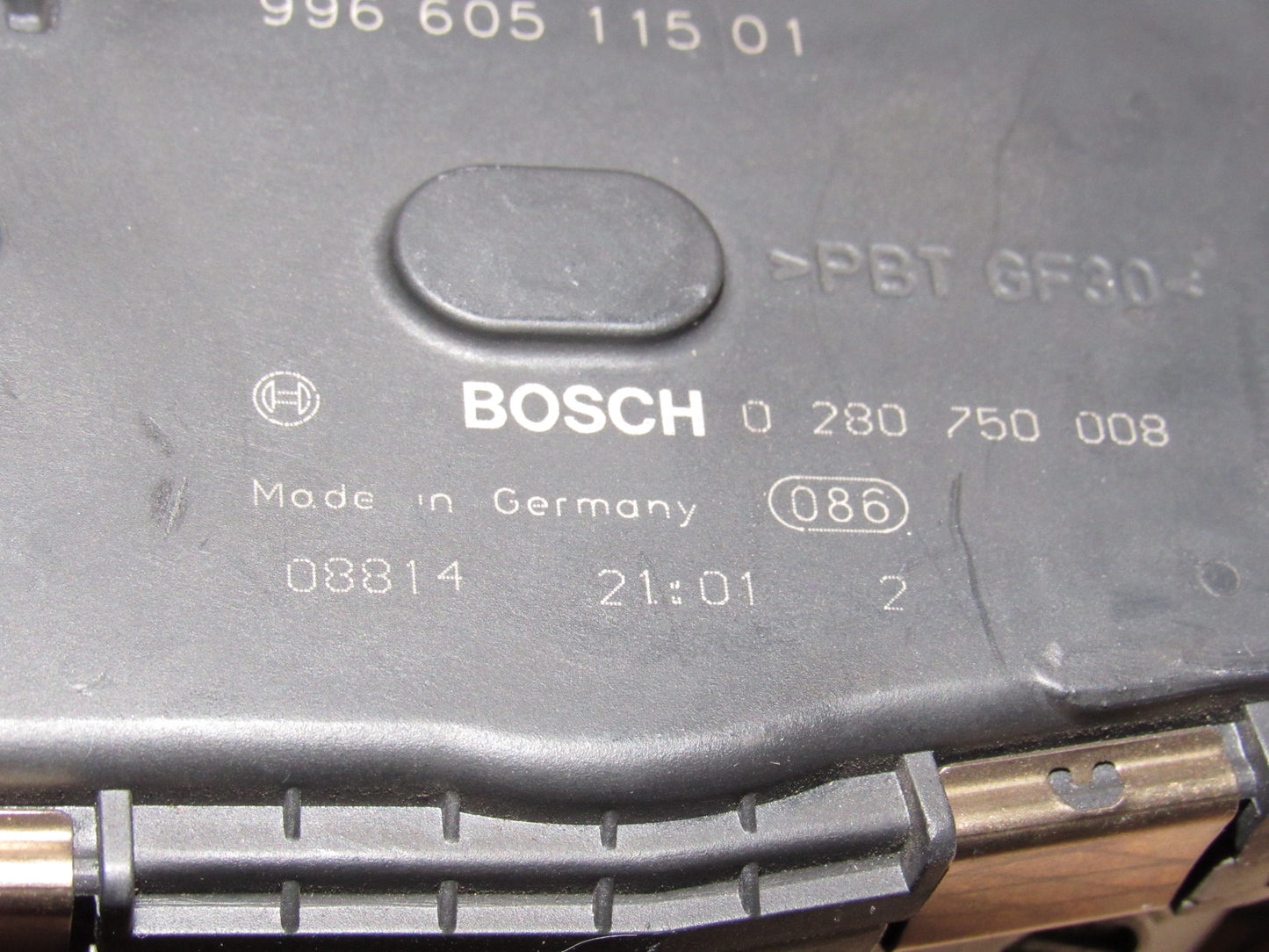 99 00 01 02 Porsche 911 Carrera OEM Throttle Body