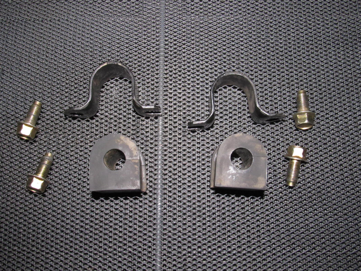 90 91 92 93 94 95 96 Nissan 300zx OEM Sway Stabilizer Mount - Rear Set