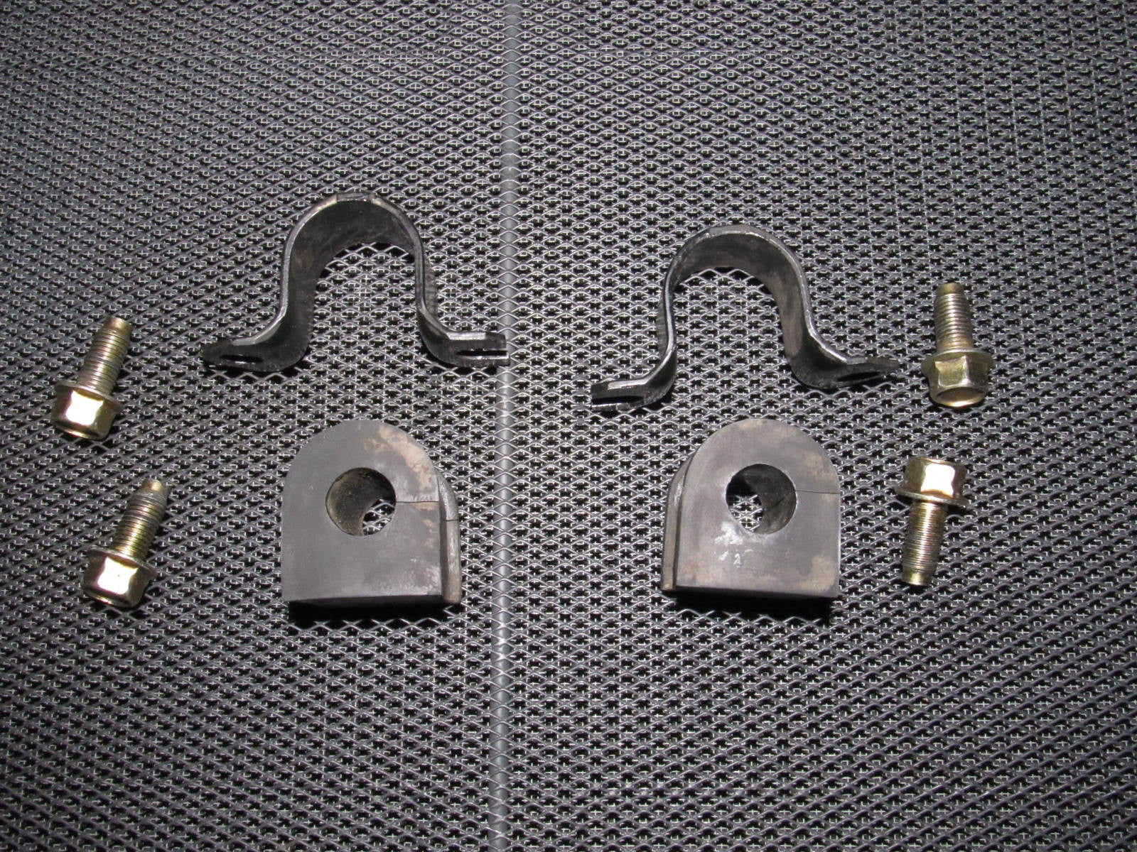 90 91 92 93 94 95 96 Nissan 300zx OEM Sway Stabilizer Mount - Rear Set