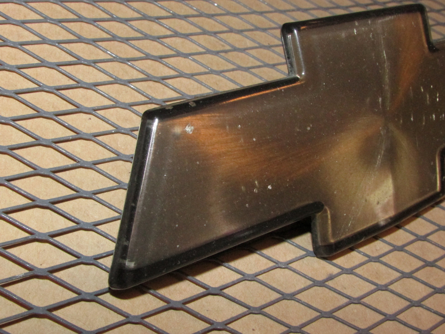 98 99 00 01 02 03 04 05 Chevrolet Blazer OEM Front Bumper Grille Bow Tie Emblem Badge