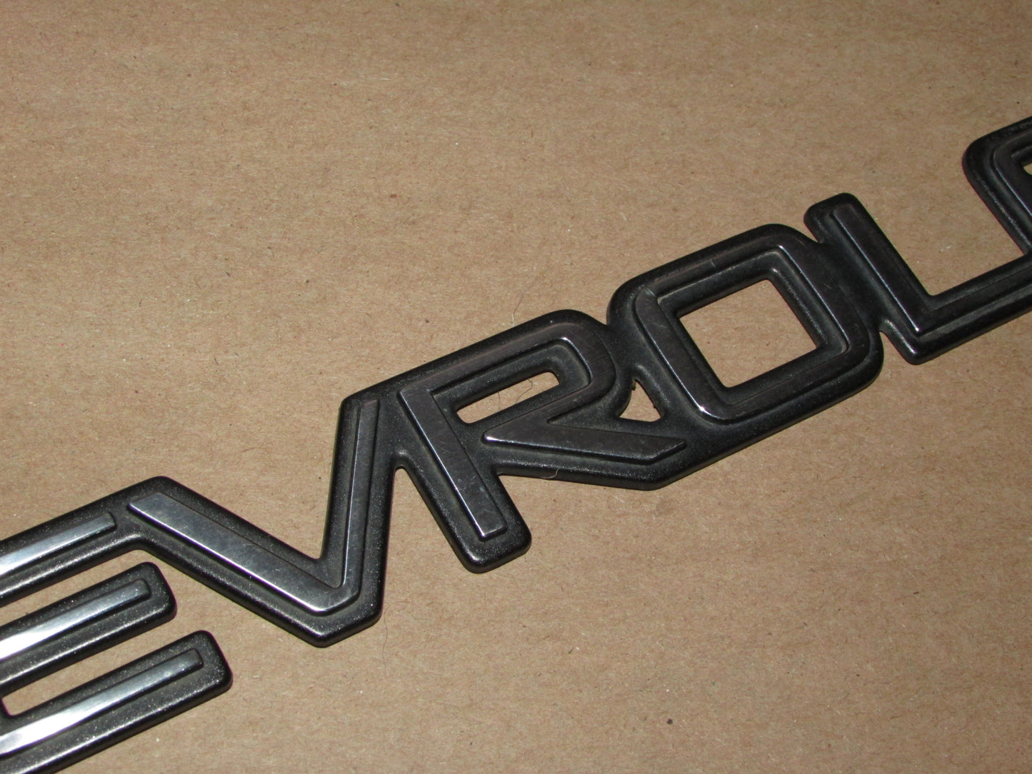98 99 00 01 02 03 04 05 Chevrolet Blazer OEM Rear Door Tailgate Chevrolet Emblem Badge