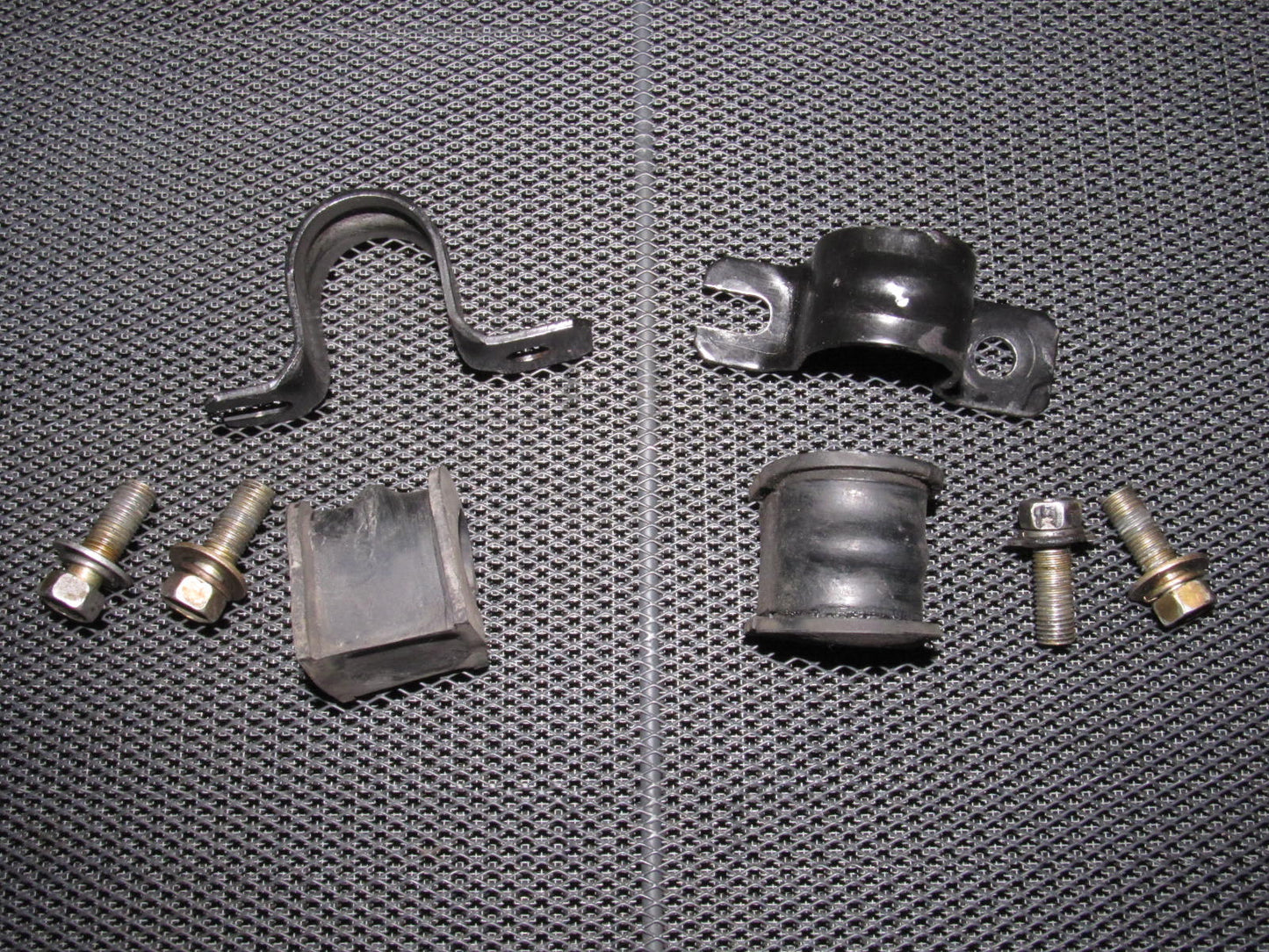 90 91 92 93 94 95 96 Nissan 300zx OEM Front Sway Stabilizer Bar Mount 