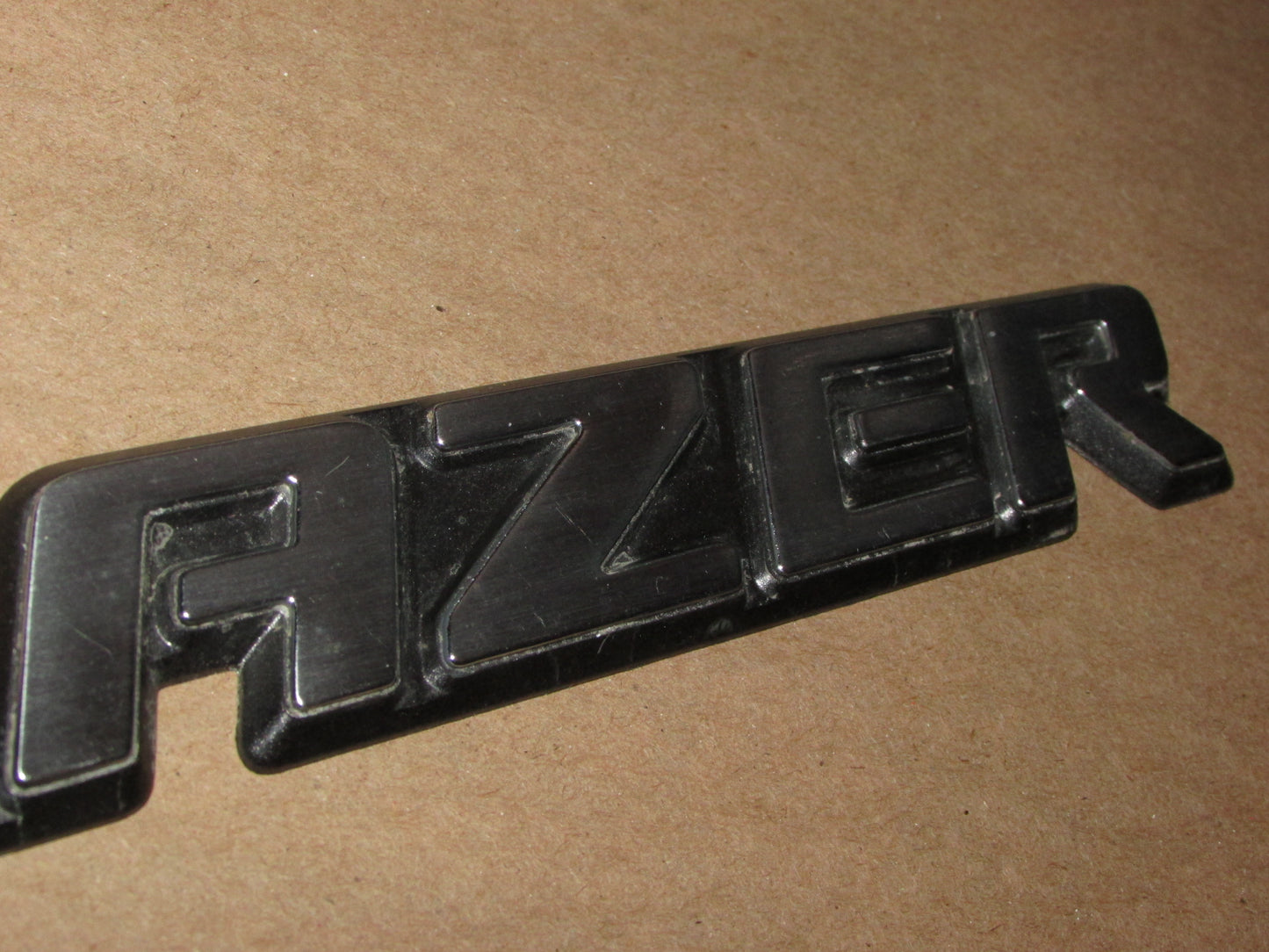 98 99 00 01 02 03 04 05 Chevrolet Blazer OEM Rear Door Tailgate Blazer Emblem Badge