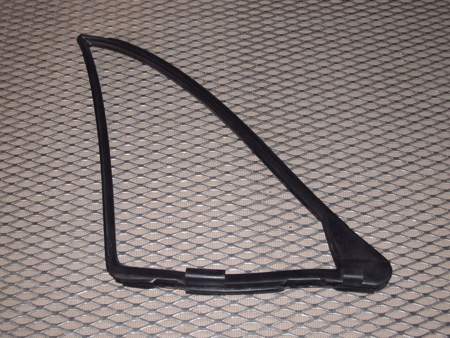 94 95 96 97 Mazda Miata OEM Front Quarter Window Moulding - Left