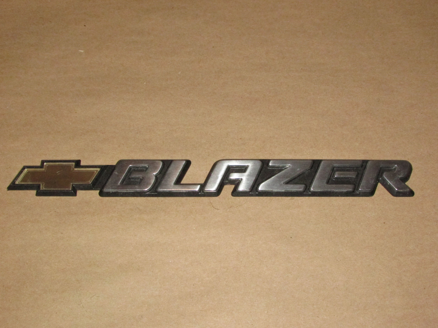 98 99 00 01 02 03 04 05 Chevrolet Blazer OEM Rear Door Tailgate Blazer Emblem Badge