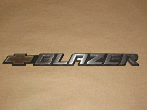 98 99 00 01 02 03 04 05 Chevrolet Blazer OEM Rear Door Tailgate Blazer Emblem Badge