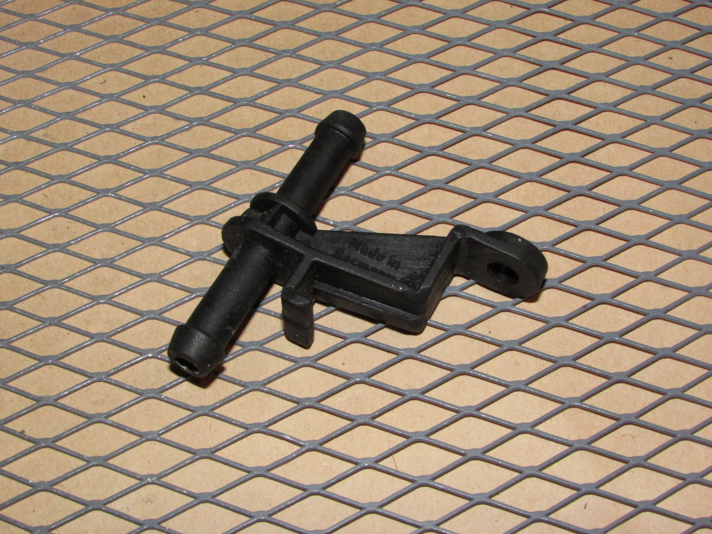 99 00 01 02 Porsche 911 Carrera OEM Block Coolant Plate Plastic Fitting Connector