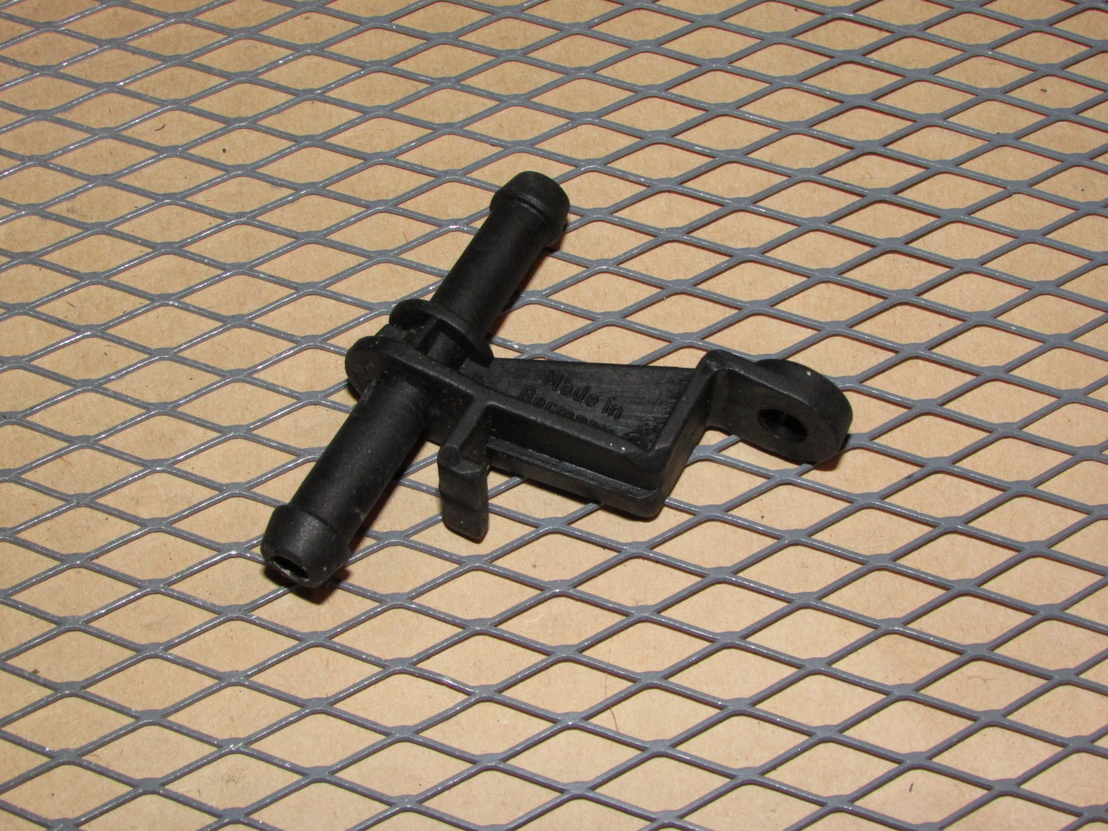 99 00 01 02 Porsche 911 Carrera OEM Block Coolant Plate Plastic Fitting Connector
