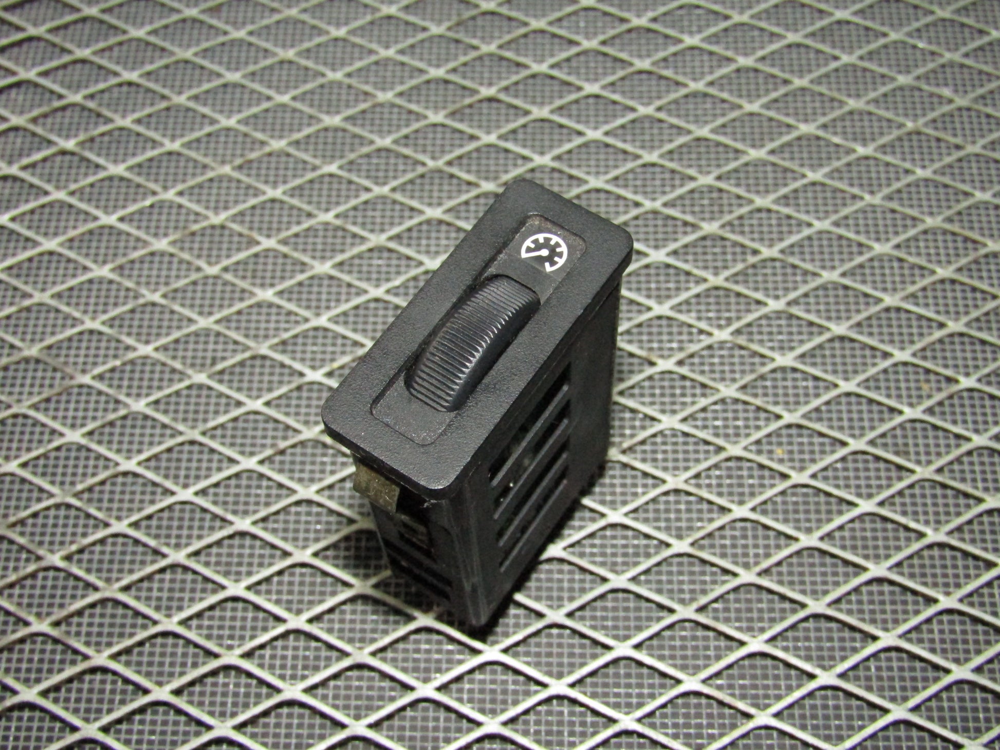 1992-1995 BMW 325 Sedan OEM Dimmer Light Switch