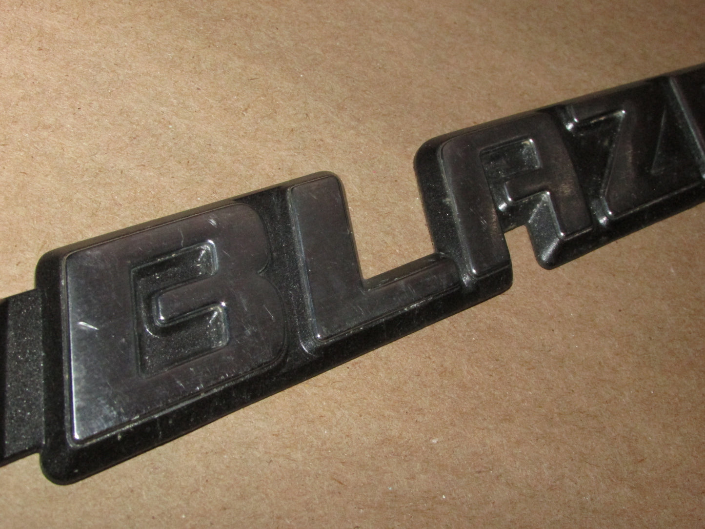 98 99 00 01 02 03 04 05 Chevrolet Blazer OEM Rear Door Tailgate Blazer Emblem Badge