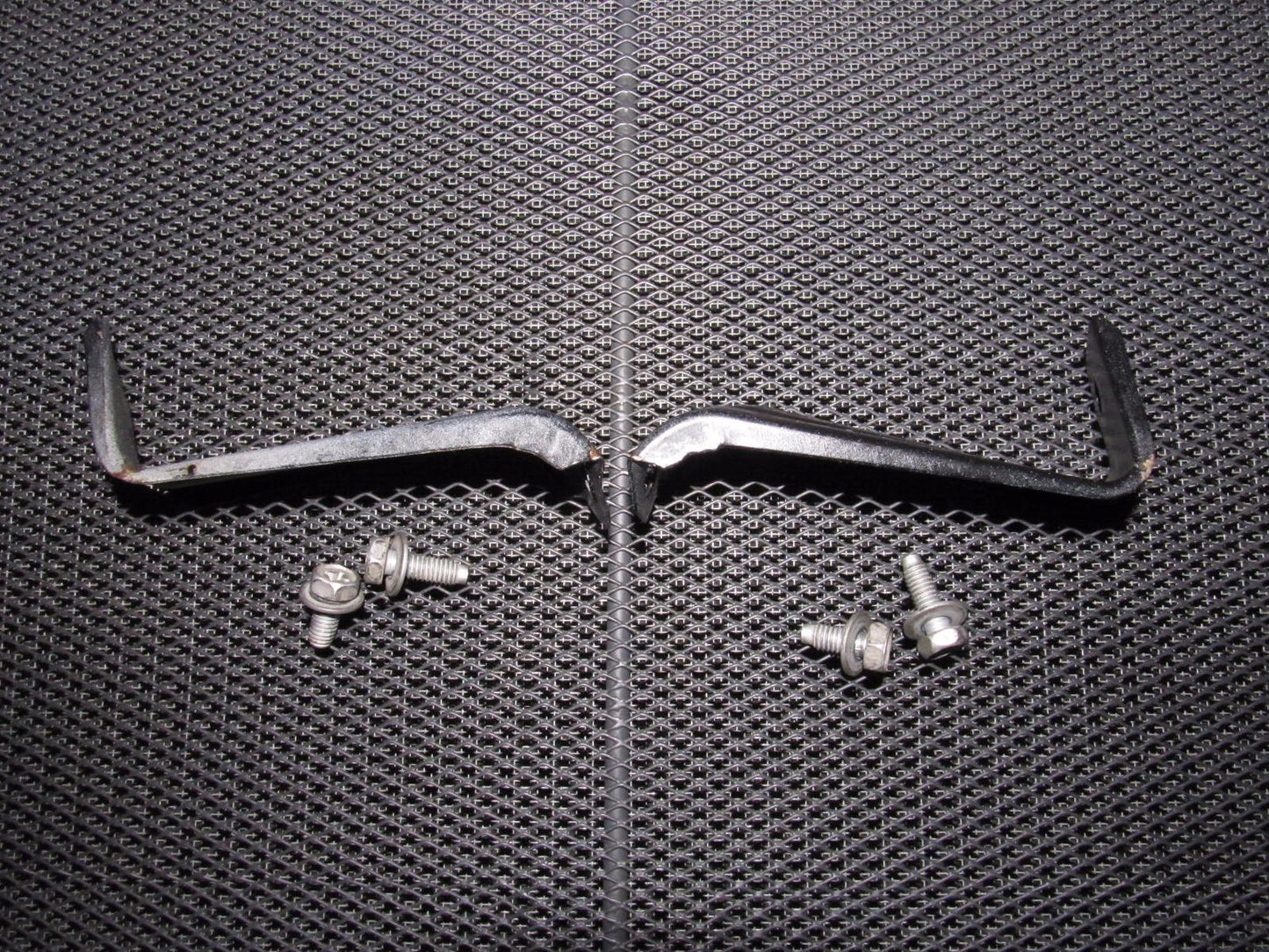 90 91 92 93 94 95 96 Nissan 300zx OEM Fender Mounting Bracket - Front