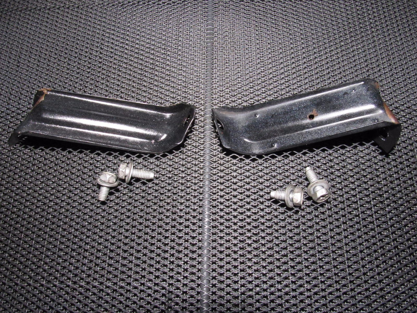 90 91 92 93 94 95 96 Nissan 300zx OEM Fender Mounting Bracket - Front