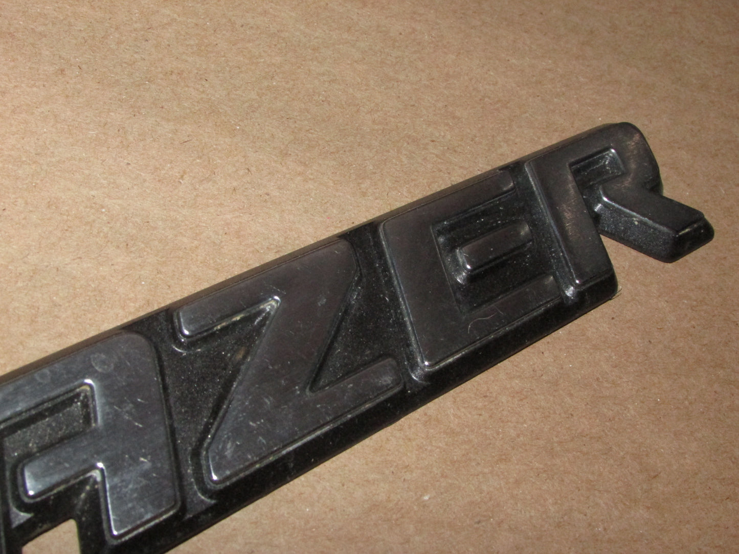98 99 00 01 02 03 04 05 Chevrolet Blazer OEM Rear Door Tailgate Blazer Emblem Badge