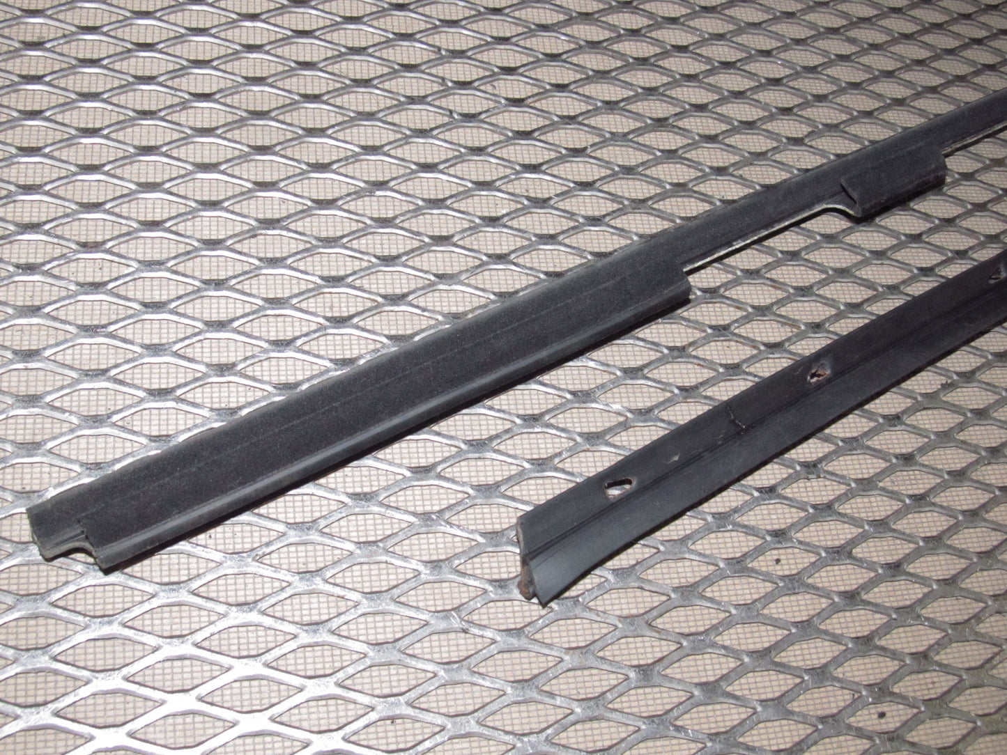 94 95 96 97 Mazda Miata OEM Door Panel Window Guide Moulding - Left