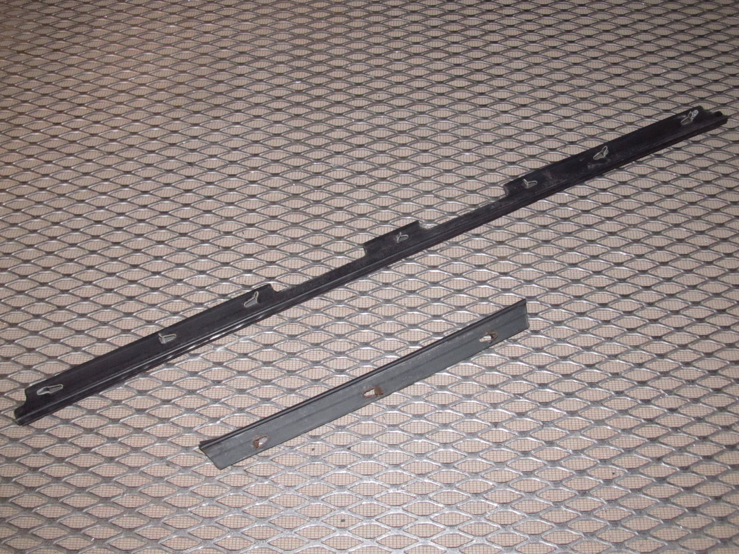 94 95 96 97 Mazda Miata OEM Door Panel Window Guide Moulding - Left