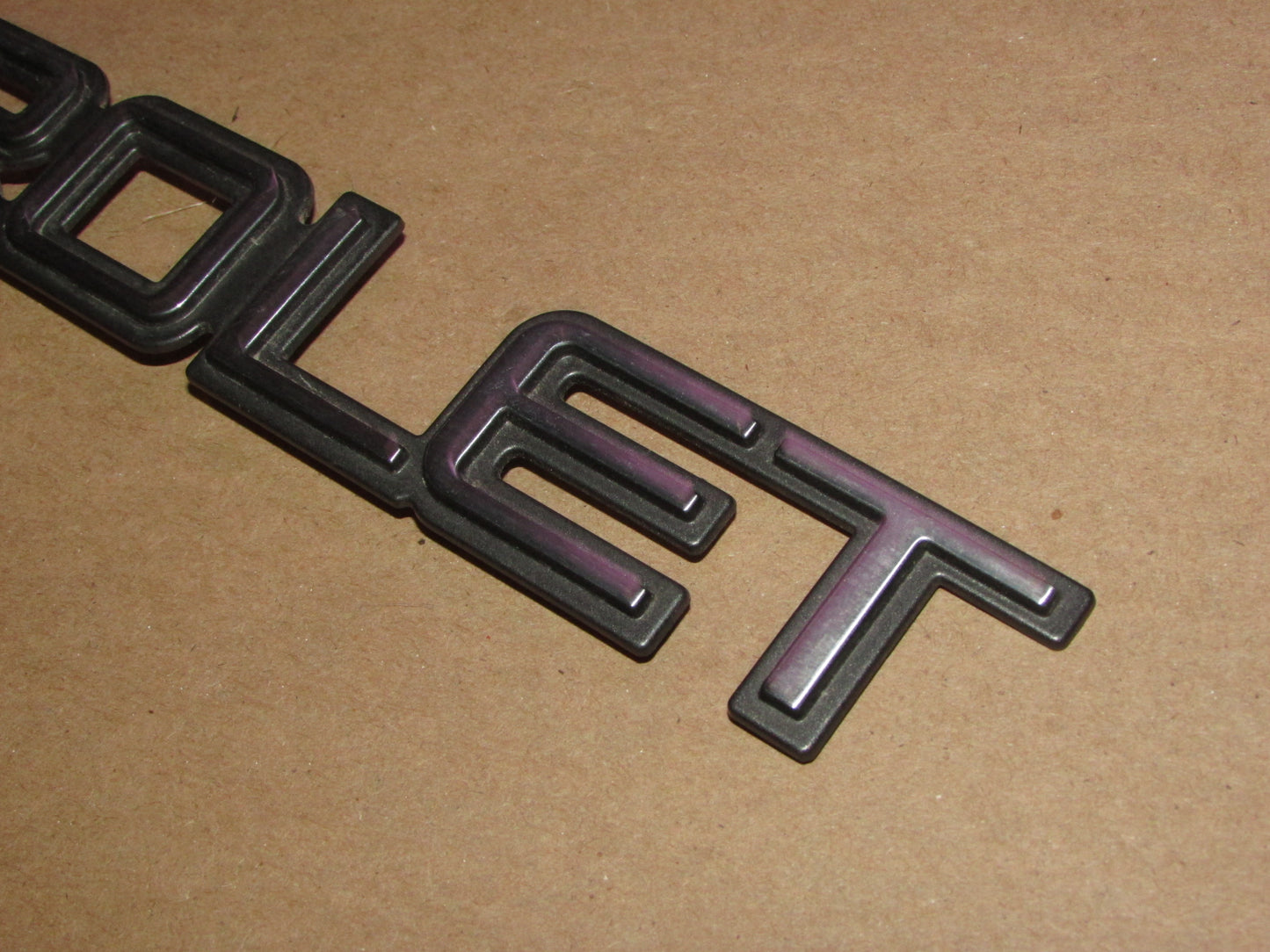 02 03 04 05 Chevrolet TrailBlazer OEM Rear Door Tailgate Chevrolet Emblem Badge